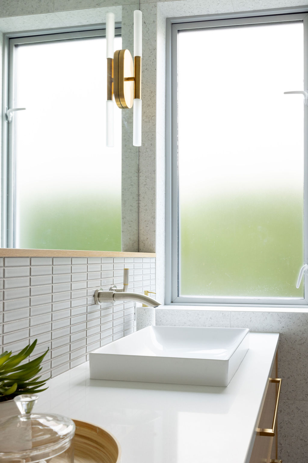Modern bathroom with high-end finishes